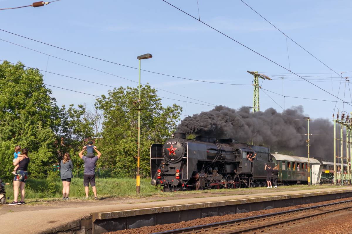 MÁV 424-es nosztalgia gőzös