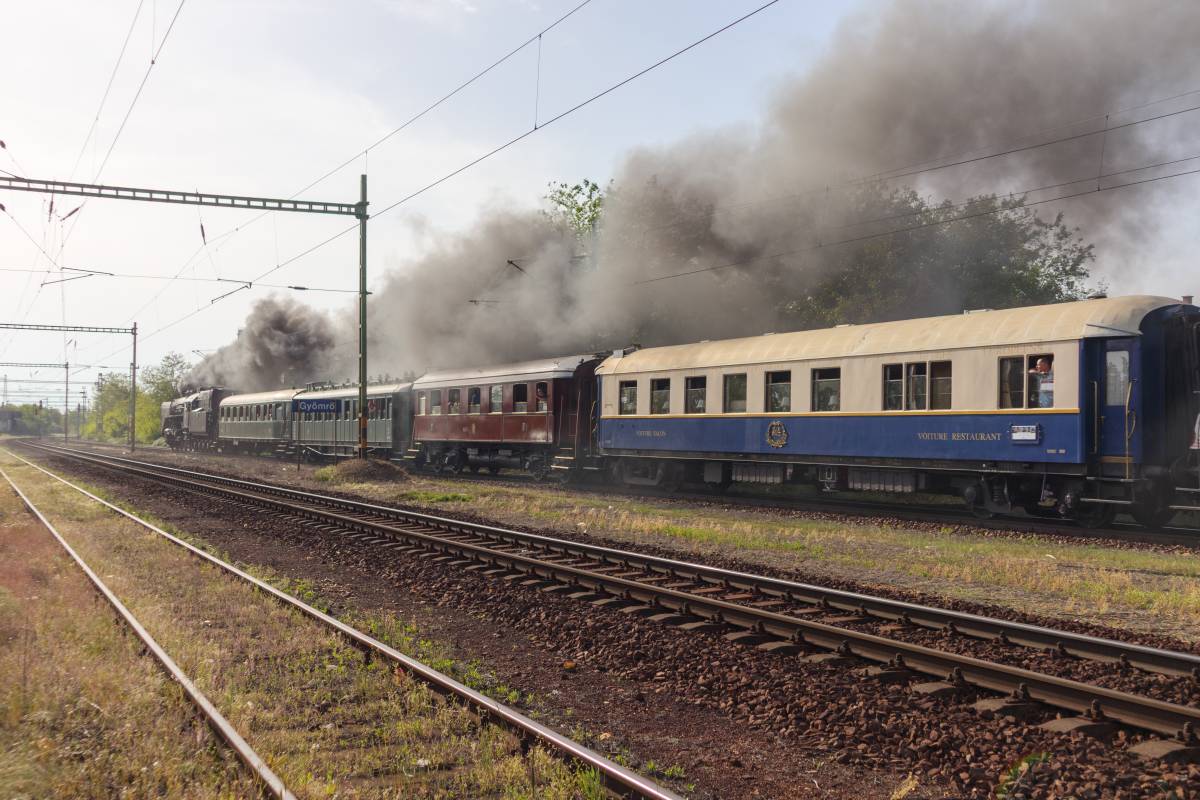 MÁV 424-es nosztalgia gőzös